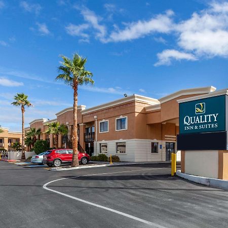 Quality Inn & Suites Near Downtown Mesa Bagian luar foto