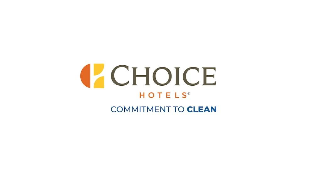 Quality Inn & Suites Near Downtown Mesa Bagian luar foto