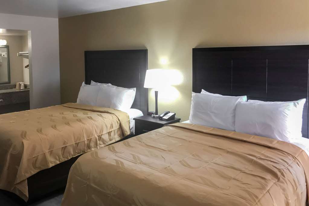 Quality Inn & Suites Near Downtown Mesa Ruang foto